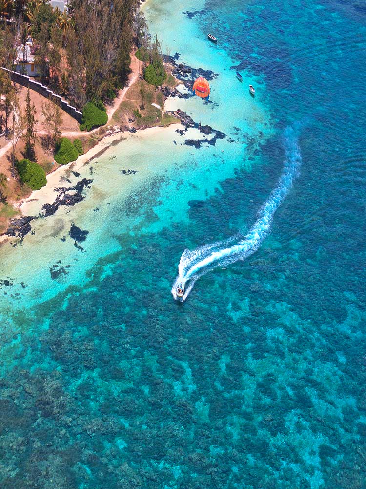 Parasailing Seychelles honeymoon beach & bush safari ©bushtreksafaris